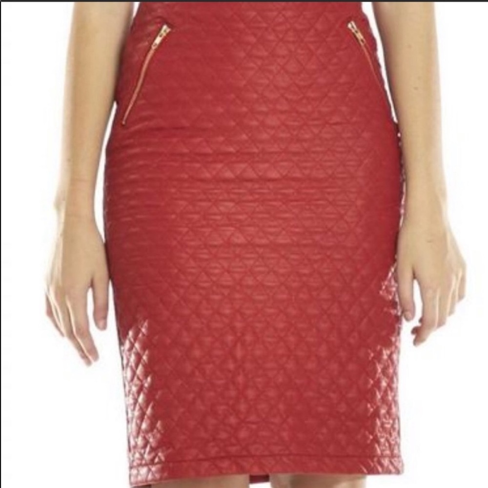 NWT ❤️ GRACIA - Gorgeous Hot Red Quilted Faux Leather Skirt 🔥 Large